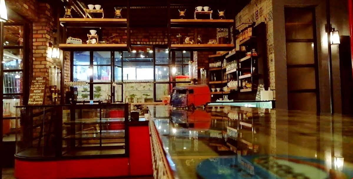 Voswos Garage Coffee Hotel Antalya Exteriör bild