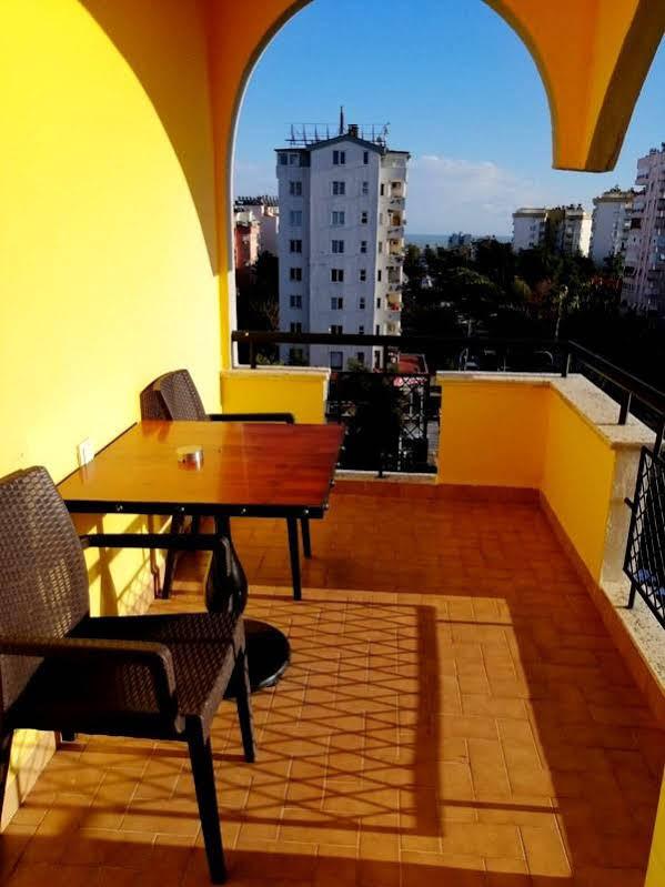Voswos Garage Coffee Hotel Antalya Exteriör bild